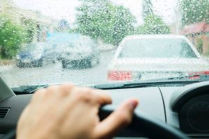 Dirigir na Chuva: 6 dicas e cuidados importantes para a sua segurança