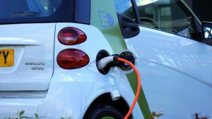 Quanto tempo demora para carregar um carro elétrico?