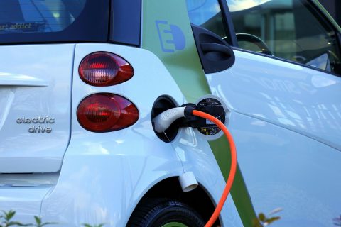 Quanto tempo demora para carregar um carro elétrico?