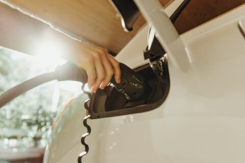 Comparativo prático: elétrico nacional (JAC iEV20) vs importado (Nissan Leaf)